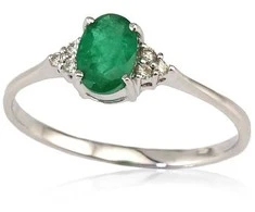 Auksinis žiedas su brangakmeniais. Metalas: Baltas Auksas. Praba: 585°. Akmuo: Briliantai , Smaragdas - 17 - 1.15 g. - Briliantai (0,036Ct), Smaragdas (0,44Ct)