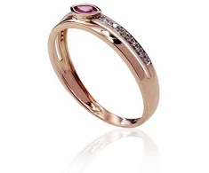 Auksinis žiedas su brangakmeniais. Metalas: Raudonas Auksas. Praba: 585°. Akmuo: Briliantai , Rubinas - 18 - 1.68 g. - Briliantai (0,056Ct), Rubinas (0,183Ct)
