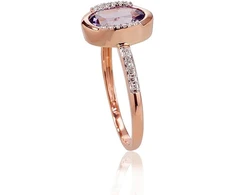 Auksinis žiedas su brangakmeniais. Metalas: Raudonas Auksas. Praba: 585°. Akmuo: Briliantai , Ametistas - 18.5 - 2.57 g. - Briliantai (0,086Ct), Ametistas