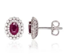 Auksiniai auskarai su brangakmeniais. Metalas: Baltas Auksas. Praba: 585°. Akmuo: Briliantai , Rubinas - 2.94 g. - 12 mm. - Briliantai (0,547Ct), Rubinas (1,129Ct)