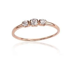 Auksinis žiedas su brangakmeniais. Metalas: Raudonas Auksas. Praba: 585°. Akmuo: Briliantai - 1.01 g. - 18 - Briliantai (0,22Ct)