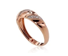 Auksinis žiedas su brangakmeniais. Metalas: Raudonas Auksas. Praba: 585°. Akmuo: Briliantai - 19 - 2.4 g. - Briliantai (0,107Ct)