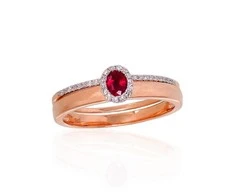 Auksinis žiedas su brangakmeniais. Metalas: Raudonas Auksas. Praba: 585°. Akmuo: Briliantai , Rubinas - 17.5 - 3.35 g. - Briliantai (0,112Ct), Rubinas (0,209Ct)