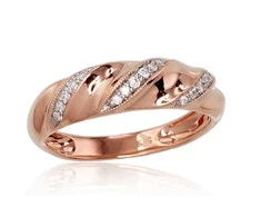 Auksinis žiedas su brangakmeniais. Metalas: Raudonas Auksas. Praba: 585°. Akmuo: Briliantai - 19 - 2.4 g. - Briliantai (0,107Ct)