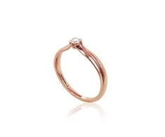 Auksinis žiedas su brangakmeniais. Metalas: Raudonas Auksas. Praba: 585°. Akmuo: Briliantai - 17.5 - 1.33 g. - Briliantai (0,1Ct)