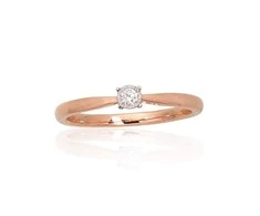 Auksinis žiedas su brangakmeniais. Metalas: Raudonas Auksas. Praba: 585°. Akmuo: Briliantai - 17.5 - 1.93 g. - Briliantai (0,05Ct)