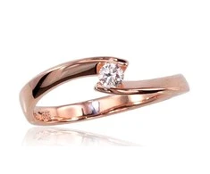 Auksinis žiedas su brangakmeniais. Metalas: Raudonas Auksas. Praba: 585°. Akmuo: Briliantai - 18 - 2.16 g. - Briliantai (0,09Ct)