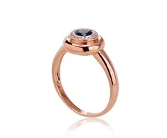 Auksinis žiedas su brangakmeniais. Metalas: Raudonas Auksas. Praba: 585°. Akmuo: Briliantai , Safyras - 18.5 - 3.97 g. - Briliantai (0,052Ct), Safyras (0,673Ct)