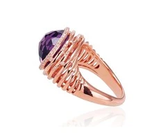 Auksinis žiedas su brangakmeniais. Metalas: Raudonas Auksas. Praba: 585°. Akmuo: Briliantai , Ametistas - 18 - 9.72 g. - Briliantai (0,192Ct), Ametistas (7,737Ct)