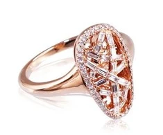 Auksinis žiedas su brangakmeniais. Metalas: Raudonas Auksas. Praba: 585°. Akmuo: Briliantai - 17.5 - 3.87 g. - Briliantai (0,39Ct)