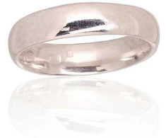Sidabrinis vestuvinis žiedas. Praba: 925°. Metalas: Sidabras - 17 - 3.3 g. - 4.5 mm.