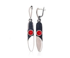 Sidabriniai auskarai anglišku užsegimu, Metalas: Sidabras, Praba: 925°, Akmuo: Koralas (Imitacija) - 9.6 g. - 57 mm.