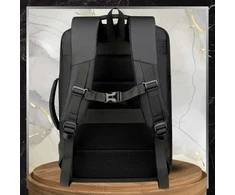 Kelioninė kuprinė, juoda, su USB jungtimi