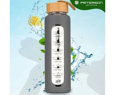 Peterson motyvacinė stiklinė vandens gertuvė su matavimo skale, pilku silikoniniu dėklu, 960 ml
