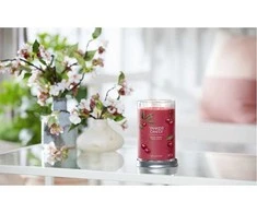 Yankee Candle Aromatinė žvakė Signature tumbler large Juodas Cherry 567 g