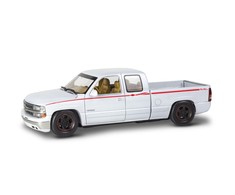 Revell 1999 Chevy Silverado Custom pikapas 1/24, plastikinis modelis
