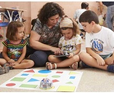 TTS Mėlyna-Bot programuojamas grindų robotas