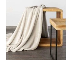 Eurofirany DESIGN 91 CINDY5 Minkštas ir švelnus pledas su įspaustu eglutės raštu, 170X210 cm, spalva: kreminė