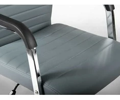 Pilka biuro kėdė, modernus dizainas, ergonominė atrama, pasukama kėdė, vadovo kėdė