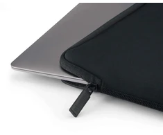 „Pipetto Classic Fit“ dėklas, skirtas „MacBook Pro 16“ – juodas