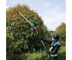 Makita UN001GZ Akumuliatorinės gyvatvorių žirklės, 40Vmax XGT, BL variklis, 600 mm, (6 padėtys: aukštyn 45 ° - žemyn 70