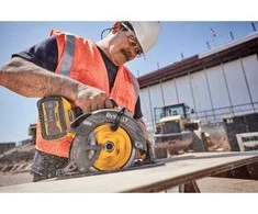 Akumuliatorinis diskinis pjūklas DeWalt FlexVolt DCS578NT-XJ; 54 V (be akumuliatoriaus ir pakrovėjo)