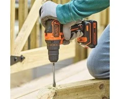 Black &amp; Decker Juodas &amp; Decker Akumuliatorinis suktuvas-gręžtuvas Juodas &amp; Decker BDCDD186B-QW; 18 V; 2x1,5 Ah akum.