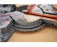 Black &amp; Decker Juodas decker „Juodas &amp; Decker“ diskinis pjūklas, kampinis pjūklas, 216/30 mm, 1500 W Juodas &amp; Decker [BES702-QS]