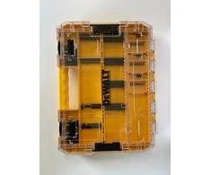 De Walt DEWALT didelis tvirtas dėklas+ [DT70804-QZ] su 3 mažomis didelės talpos laikymo dėžėmis, 8 antgalių laikikliais ir 6 skyreliais