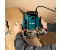 MAKITA VIRŠUTINĖ FREŽA. 1650 W RP1803FX01