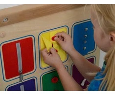 „Wallboard“ atidarymo ir uždarymo spynų slankikliai mygtukai MasterKidz Montessori