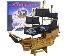 Pirato Laivo Modelis su Juodomis Burėmis 33x29 cm