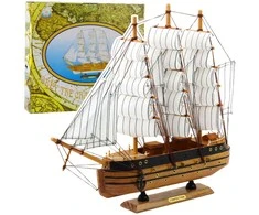 Lean Toys Dekoratyvinis medinis trijų stiebų burlaivio modelis 39x36 cm