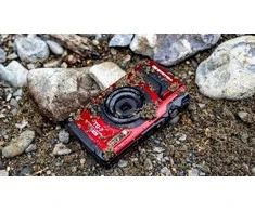 Olympus TG-7 raudona kamera