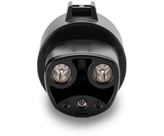 Tesla adapteris