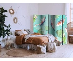 Artgeist Pertvara - Spectacular Koi Fish - Baltas-Oranžinis Koi Fish Swimming in Crystal Clear Water With Water Lilies