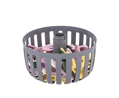Basket with 30 clothes pegs 82 mm pilkas