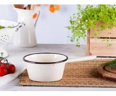 Altom Design Enamelled conical saucepan with handle 0,6l dia.14cm h.7cm cream,with spout