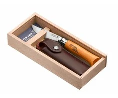 Kišeninis peilis OPINEL Nr. 08 Carbon su dėklu medinėje dėžutėje