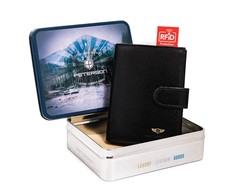 Odinė kortelių piniginė turi RFID Protect sistemą. Petersonas