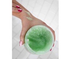 b.fresh Don't Hate, Exfoliate Melon Magic Body Scrub melionų aromato kūno šveitiklis, 200 g