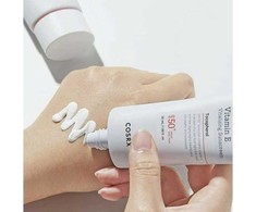 COSRX Vitalizuojantis kremas nuo saulės su vitaminu E SPF 50+ (Vitalizing Sunscreen) 50 ml