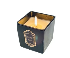 La Sultane de Saba La Sultan de Saba Oud Wood Candle žvakė, 200 g