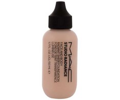 MAC Studio Radiance veido ir kūno švytėjimo efektą suteikiantis makiažo pagrindas, 50 ml, Spalva: N2
