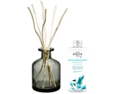 „Maison Berger Paris“ dovanų rinkinys „Aroma Happy“ difuzorius pilka spalva + papildymas „Vandens gaivumas“, 180 ml