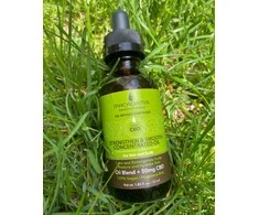 L'Oreal Macadamia Strengthen &amp; Smooth Concentrated Oil maitinamasis, drėkinamasis koncentruotas aliejus sausiems plaukams ir galvos odai su CBD aliejumi, 53 ml