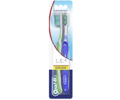 "Oral-B Shiny Clean" dantų šepetėlis vidutinis 2 vienetai