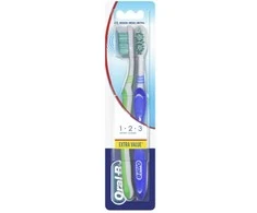 "Oral-B Shiny Clean" dantų šepetėlis vidutinis 2 vienetai