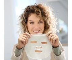 Veido kaukė Iroha Vitamin C + Hyaluronic Acid Illuminating &amp; Hydrating Mask, su vitaminu C ir hialurono rūgštimi, 20 ml
