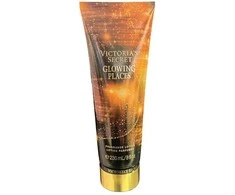 Victoria Secrets Victoria's Secret Glowing Places Hydrating Day &amp; Night Losjonas kūnui kūno losjonas, 236 ml